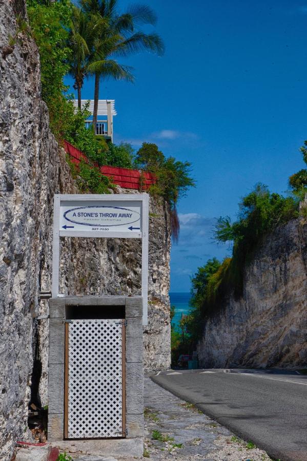 A Stone'S Throw Away Hotel Nassau Exterior foto