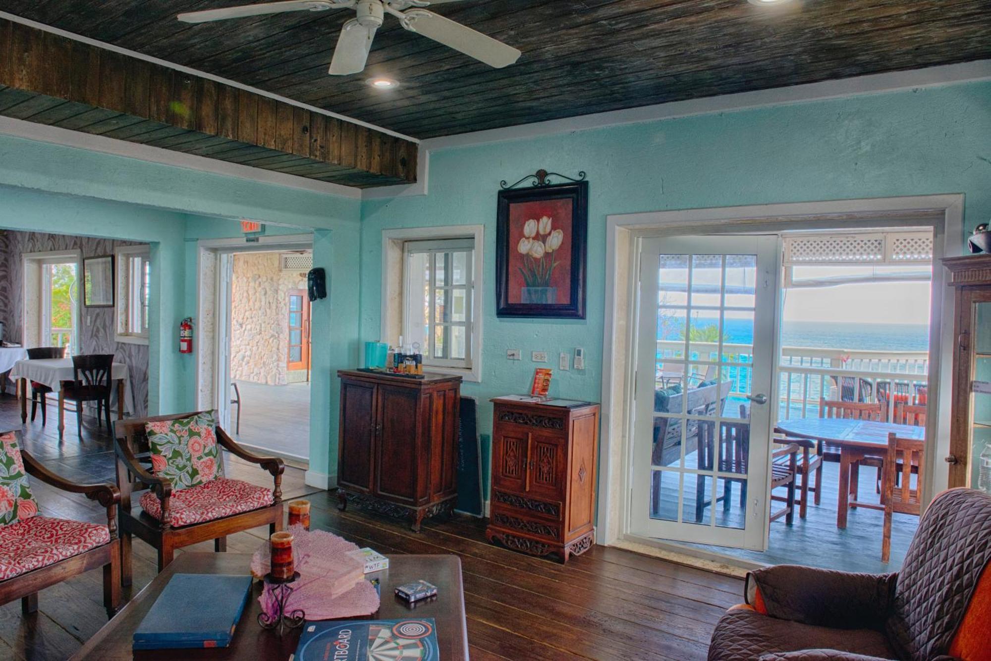 A Stone'S Throw Away Nassau Exterior foto